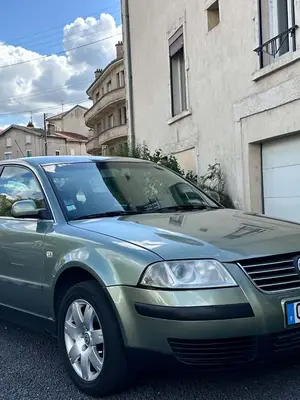 Volkswagen Passat 2002 en bon état général, vitres électriques en panne