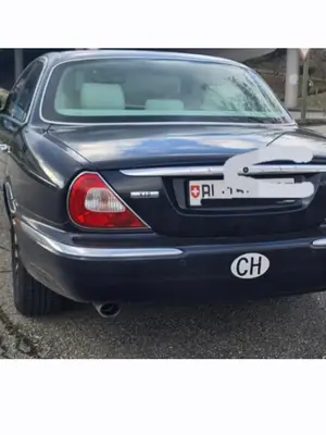 Jaguar à récupérer en Suisse, moteur hors service et problème électronique - Miniature 2