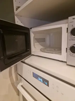 Micro-ondes Sylvestee en très bon état