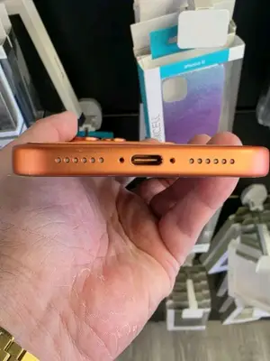 iPhone 16 Pro Max 256GB Orange - Très bon état - Miniature 2