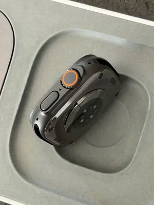 Apple Watch Ultra 3 Noir 49 mm 64 Go avec Ocean Loop - Miniature 4