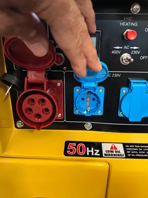 Générateur diesel 6,5 kW – Hi-E ARNS DG8500SE3 avec démarreur électrique - Miniature 7