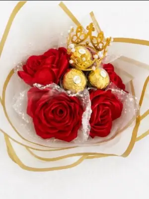 Bouquet de roses rouges avec chocolats Ferrero Rocher - Miniature 2