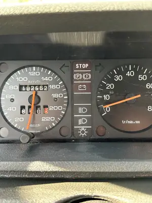 Peugeot 205 GTI de 1984, première série AM84 avec éléments d’origine conservés - Miniature 5