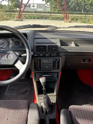 Peugeot 205 GTI de 1984, première série AM84 avec éléments d’origine conservés - Miniature 4