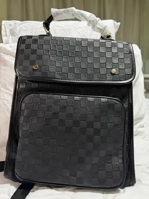 Sac homme en cuir de très bonne qualité - neuf