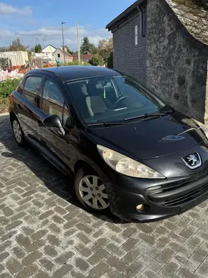 Peugeot 207 1.4 essence 2008, 204 000 km, très bon état - Miniature 5