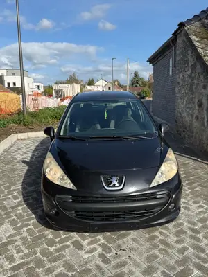 Peugeot 207 1.4 essence 2008, 204 000 km, très bon état - Miniature 4
