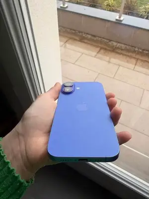 iPhone 16 128 Go Bleu - Excellent état - Miniature 4