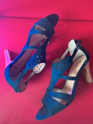 Sandales à talons LH La Halle bleu marine, pointure 38, très bon état - Miniature 4