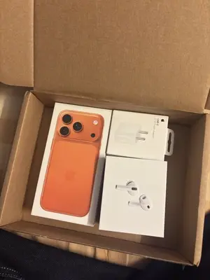iPhone 17 256 Go désimlocké en excellent état avec accessoires - Miniature 2