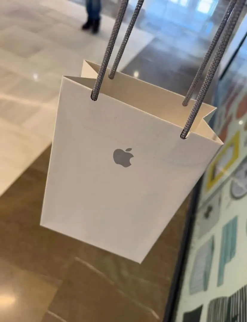 iPhone 18 Pro Max 256 Go état neuf avec carton et facture d'achat - Photo 1