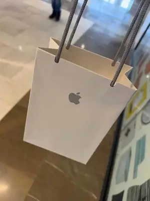 iPhone 18 Pro Max 256 Go état neuf avec carton et facture d'achat
