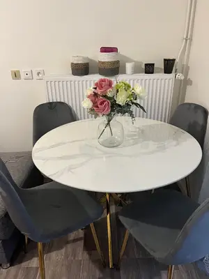 Table à manger avec 4 chaises, livraison gratuite à domicile