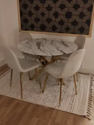 Table à manger avec 4 chaises, livraison gratuite à domicile - Miniature 3
