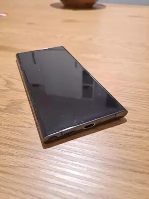 Samsung Galaxy S22 Ultra européen avec accessoires, facture et garantie - Miniature 4