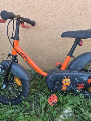 Vélo enfant Btwin 14 pouces très peu utilisé
