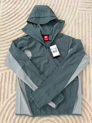 Nike Tech Veste Sun/Helios Neuve XS