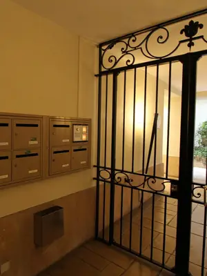 Très beau appartement MEUBLÉ de 84 m² à Paris 1er - Miniature 2