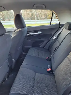 Toyota Auris - Très bon état, papiers à jour - Miniature 4