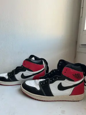 Air Jordan 1 Retro High OG Black Toe blanc noir rouge