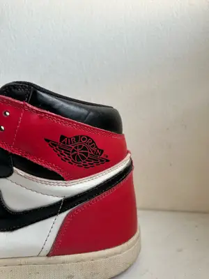 Air Jordan 1 Retro High OG Black Toe blanc noir rouge - Miniature 2