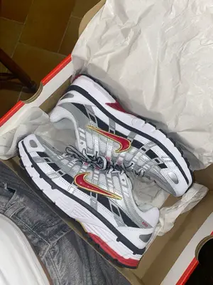 Paires de Nike très bon état - Miniature 3