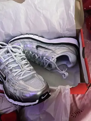 Paires de Nike très bon état - Miniature 4