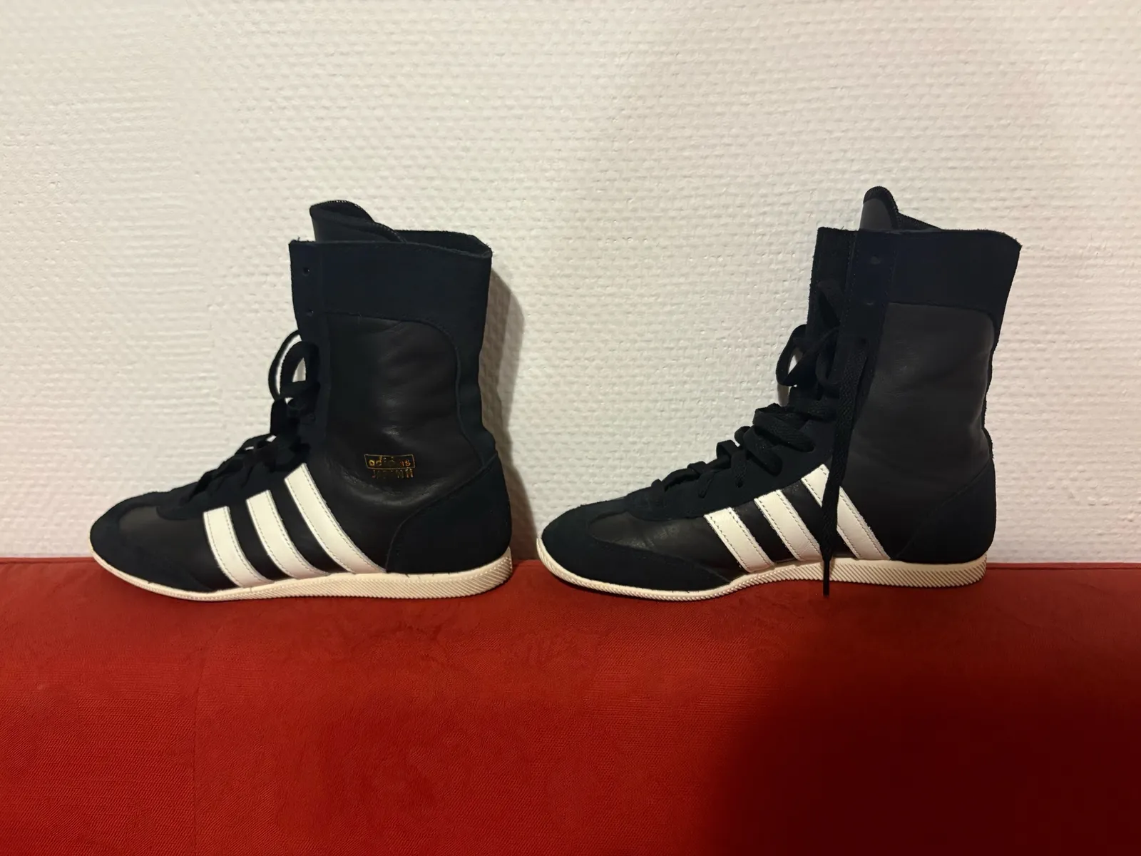 Chaussures adidas Japan noires et blanches, pointure 38 EU, portées deux fois - Photo 1