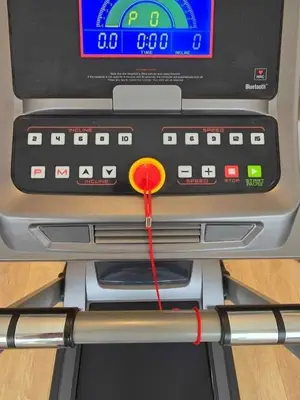 Tapis de course pliable Focus Fitness Jet 7 en excellent état - Miniature 4