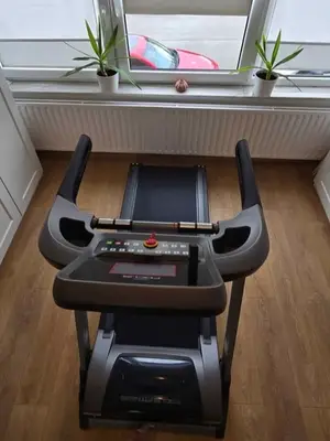Tapis de course pliable Focus Fitness Jet 7 en excellent état - Miniature 5