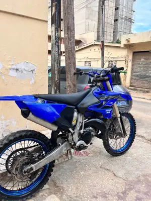 Yamaha YZ 125 de motocross neuf - Miniature 2