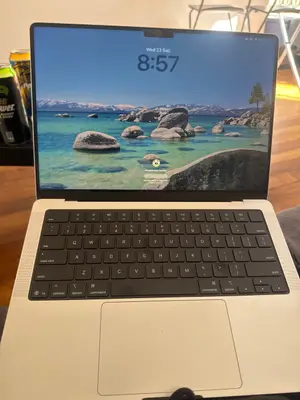 MacBook Pro 14 pouces en parfait état
