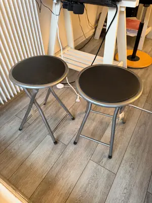 Lot de 2 tabourets pliants noirs - Structure métal