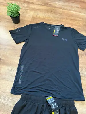Ensemble Under Armour Taille M - Très bon état - Miniature 2