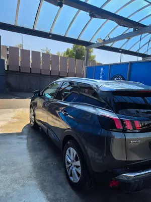 Peugeot 3008 eAT8 2019, 196 000 km, très bon état, entretien effectué