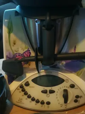 Thermomix TM31 avec bol et couvercle neufs, livres et accessoires inclus