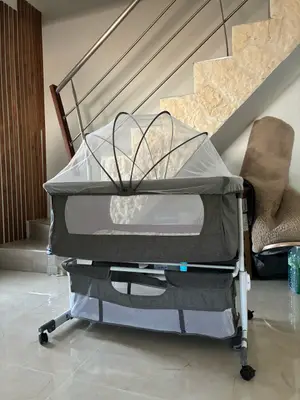 Berceau bébé neuf jamais utilisé