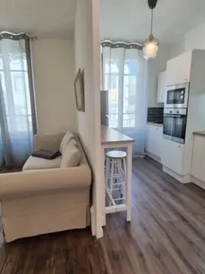 Studio meublé 34m² Lyon 2ème - 585€/mois charges incluses - Miniature 2