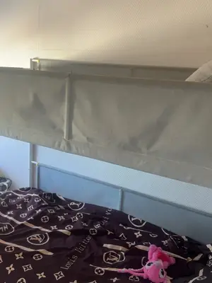 Lit en étage avec matelas IKEA en bon état, moins d’un an - Miniature 3