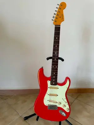 Fender American Vintage ’62 Stratocaster Reissue USA 2000 Fiesta Red, documents d’origine