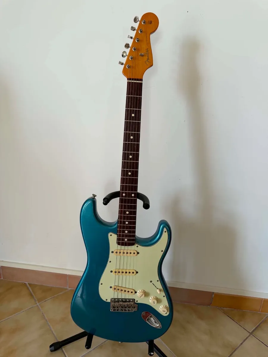 Guitare Fender Stratocaster mexicaine 2007/2008 bleu métallisé avec étui - Photo 1