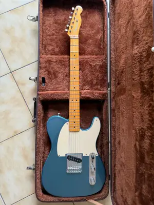 Fender Standard Telecaster 2013 Made in Mexico Lake Placid Blue avec étui - Miniature 4
