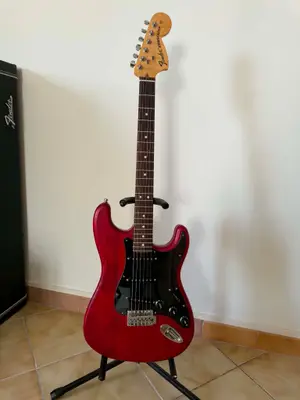 Guitare Fender Stratocaster USA 2011 rouge transparent avec étui Fender