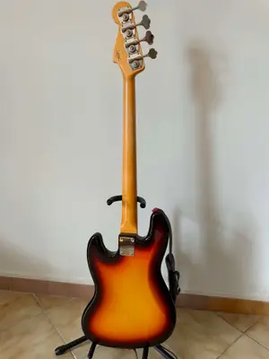 Fender Custom Shop Jazz Bass USA 3-Color Sunburst, numéro R62349, avec étui - Miniature 2