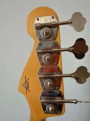 Fender Custom Shop Jazz Bass USA 3-Color Sunburst, numéro R62349, avec étui - Miniature 3