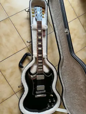 Gibson SG Standard Ebony USA 2011 avec étui et documents, excellent état - Miniature 5