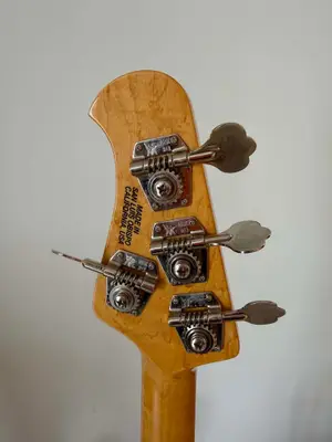 Basse Ernie Ball Music Man StingRay 4 USA, Birdseye Maple, étui rigide - Miniature 3