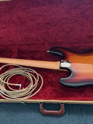 Fender Jazz Bass USA 1998/99 Corona 3 Tone Sunburst - Miniature 2