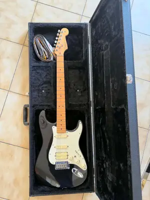 Guitare Fender Stratocaster 920D Custom Shop avec micros Seymour Duncan et étui rigide - Miniature 3